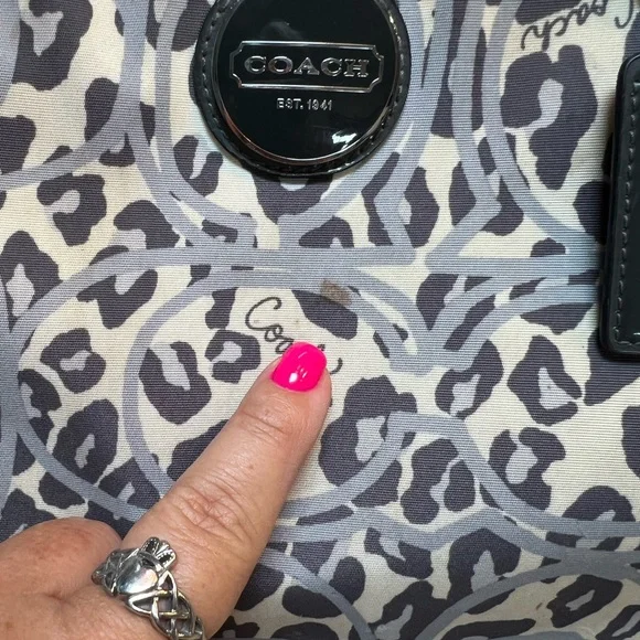 Coach Animal Print Tote - Cream & Gray - Picture 15 of 16